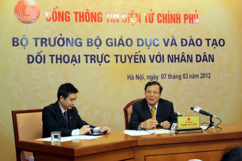 Bộ trưởng Bộ Giáo dục và Đào tạo đối thoại trực tuyến với nhân dân